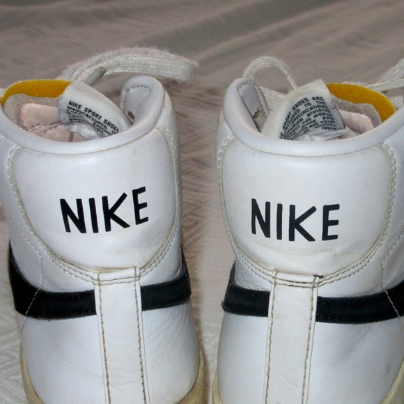 Nike Blazers Women’s - Picture 3 of 5